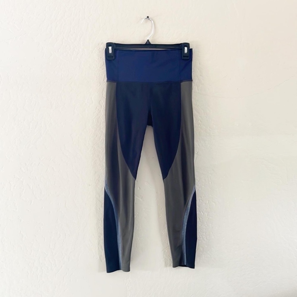 🌿Final Sale
Athleta Colorblock Chaturanga Athletic Leggings